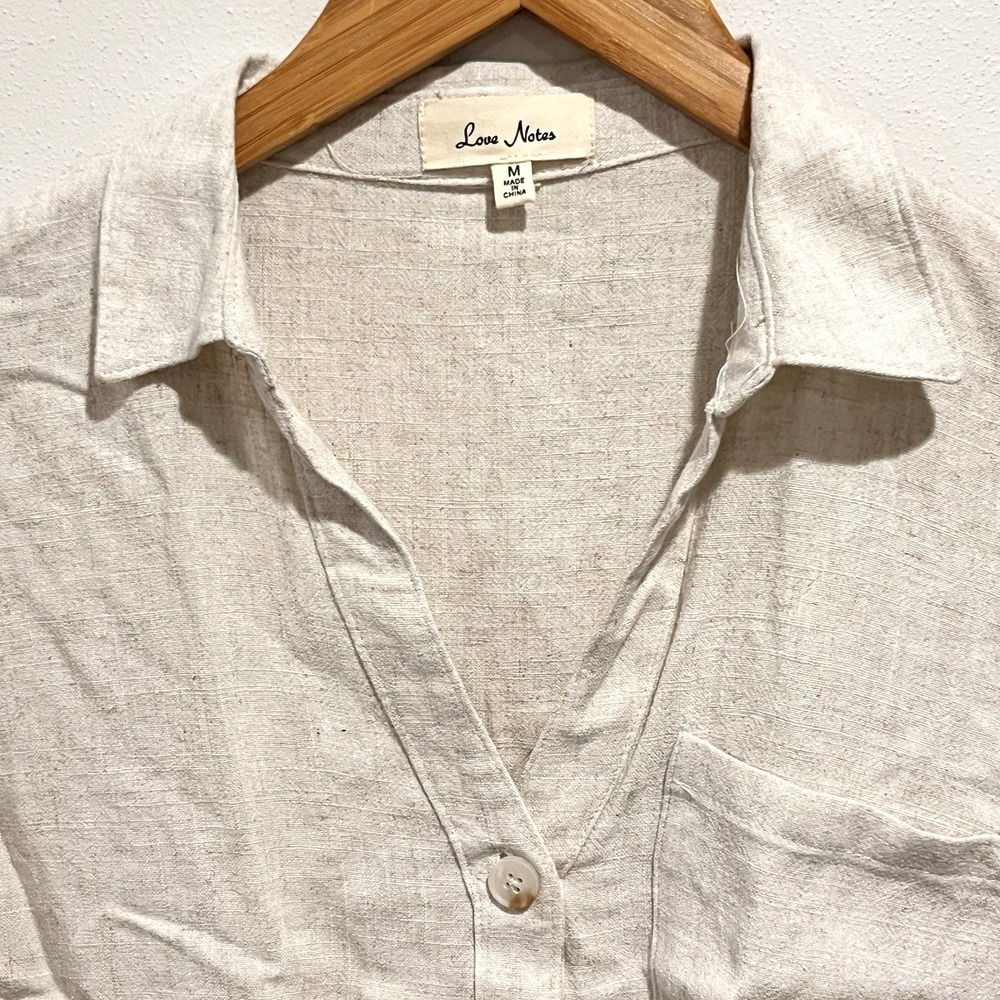 Women's Medium linen blend Top Cropped  V-neck Minimal Summer Clean Girl